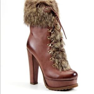 New Luichiny Ankle Bootie Size 9 and 10